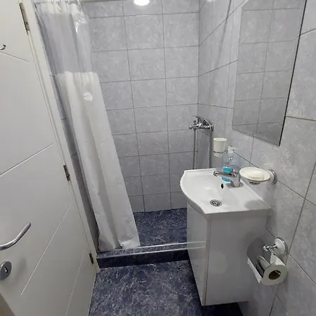 Ada Apartment *